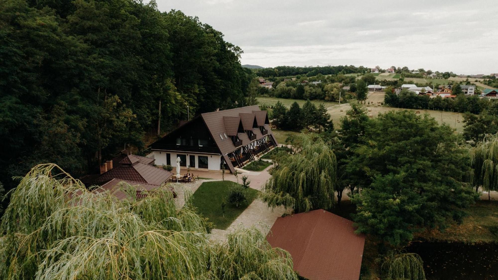 Pensiunea Paradisul Verde Oglinzi Екстер'єр фото